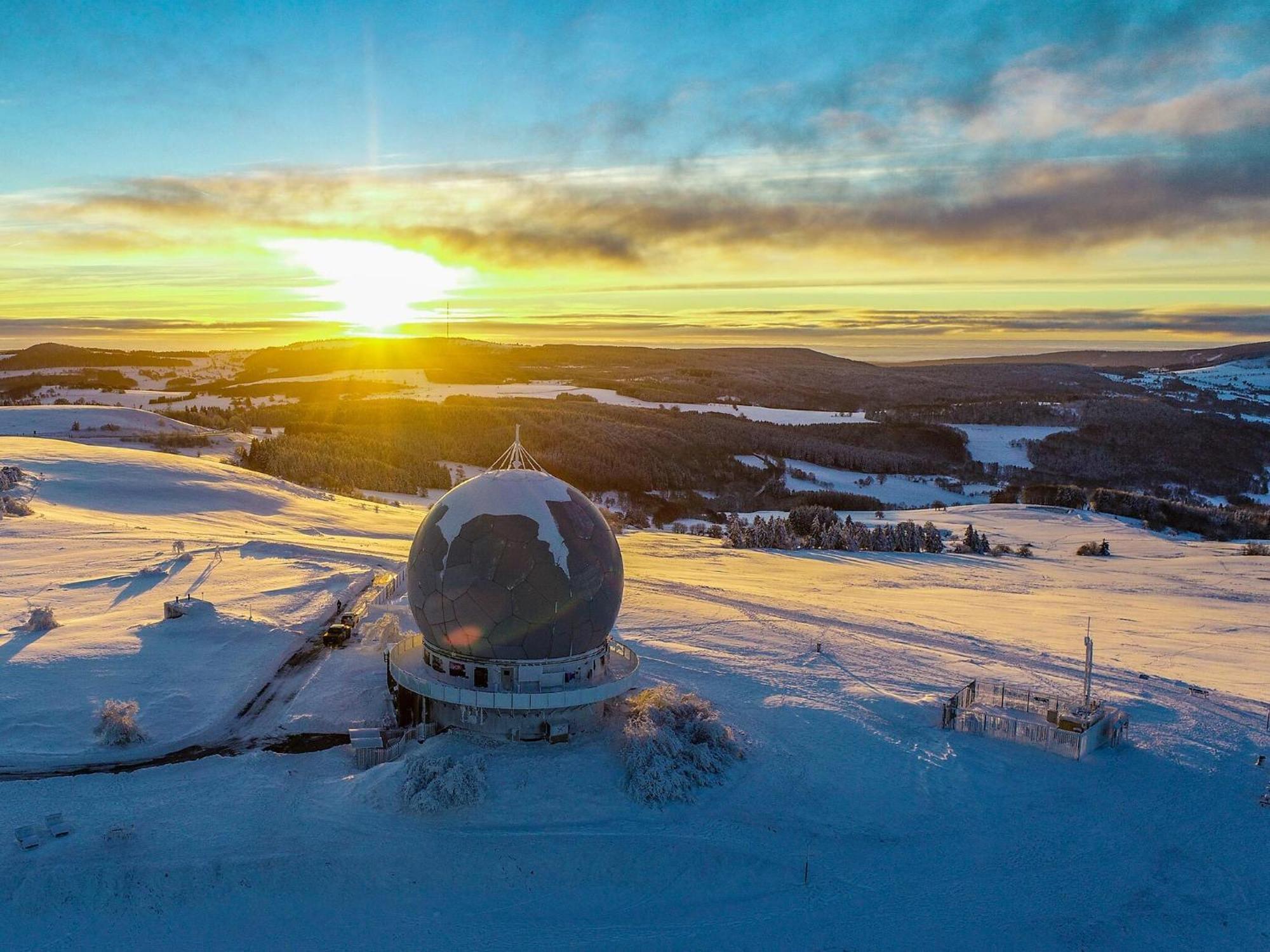 Berghotel Deutscher Flieger Wasserkuppe ゲルスフェルト エクステリア 写真