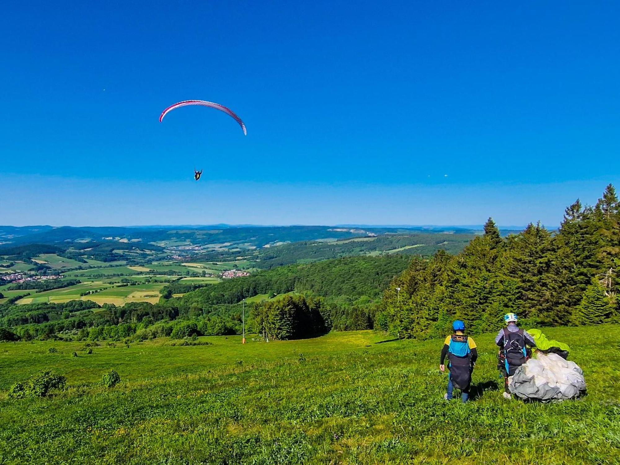 Berghotel Deutscher Flieger Wasserkuppe ゲルスフェルト エクステリア 写真