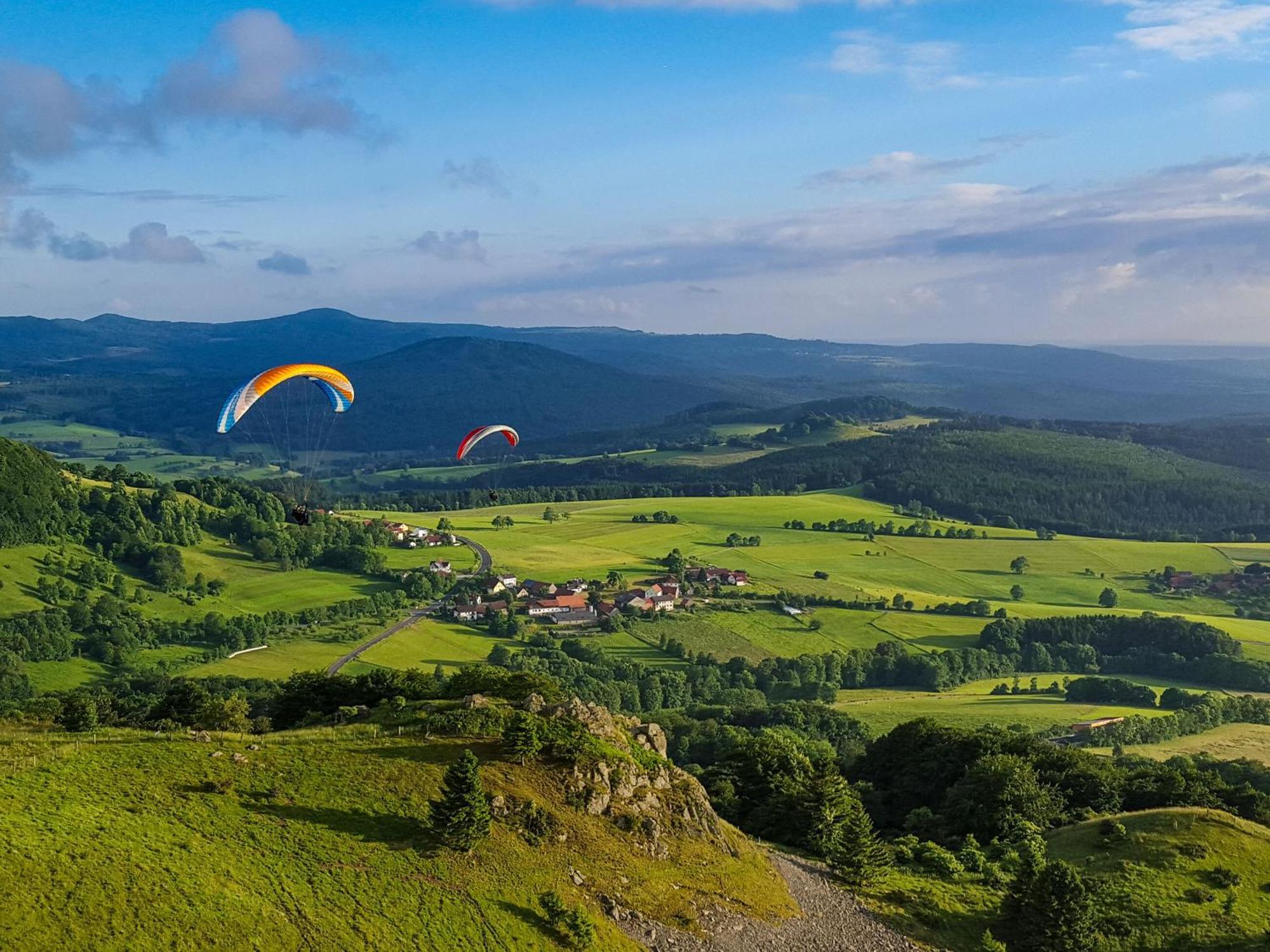 Berghotel Deutscher Flieger Wasserkuppe ゲルスフェルト エクステリア 写真