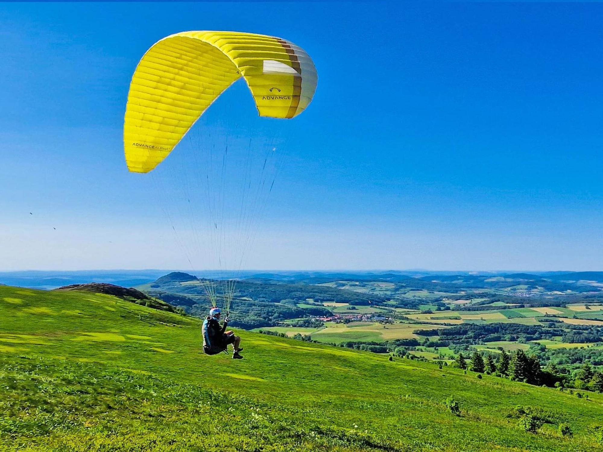 Berghotel Deutscher Flieger Wasserkuppe ゲルスフェルト エクステリア 写真
