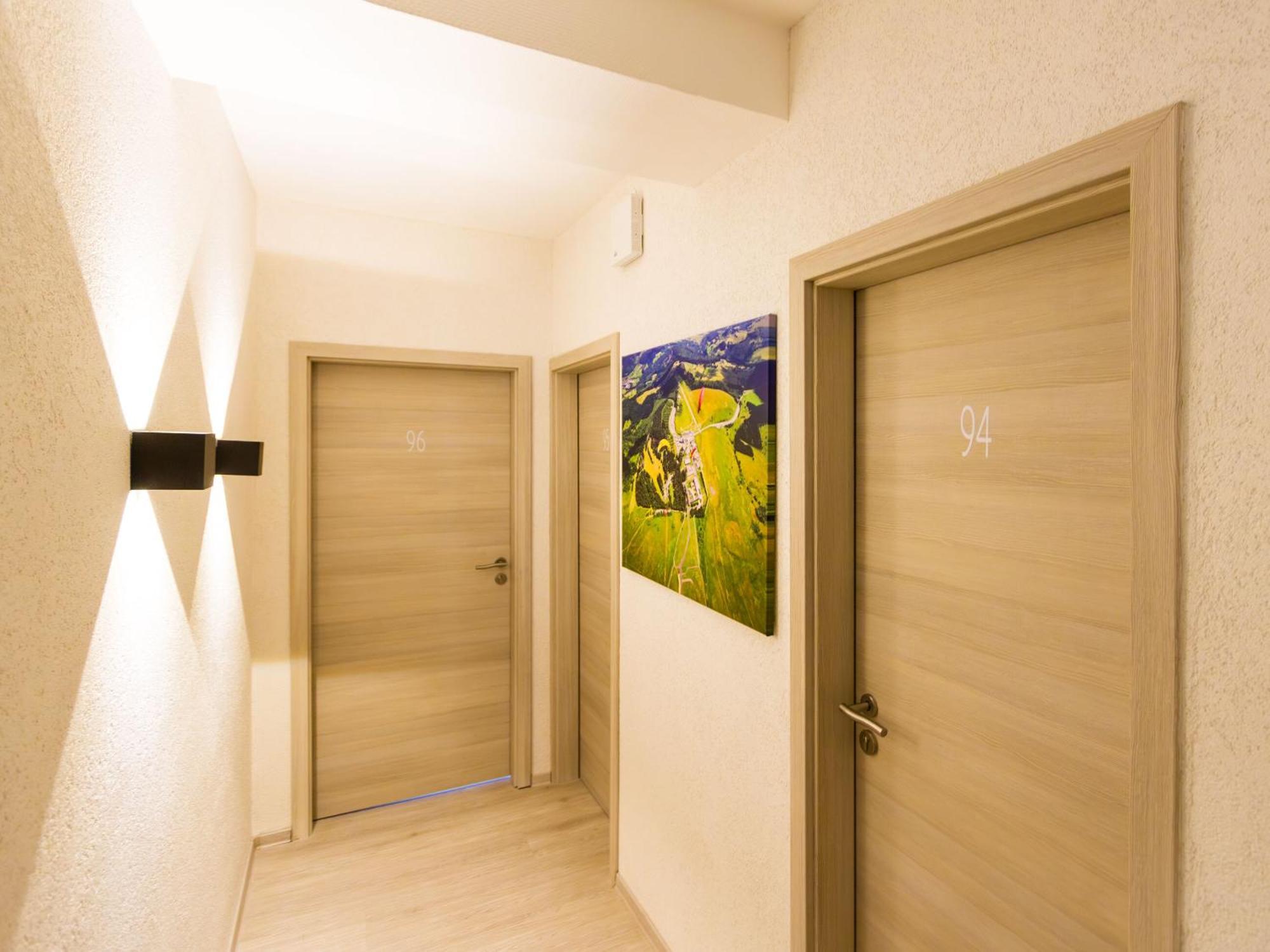 Berghotel Deutscher Flieger Wasserkuppe ゲルスフェルト エクステリア 写真