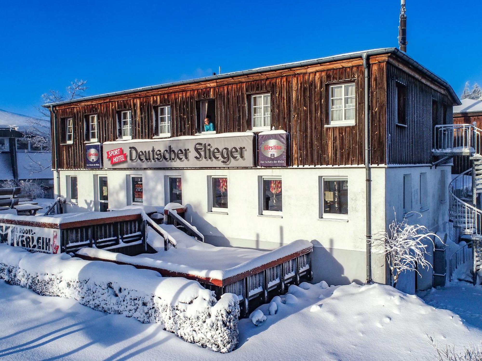 Berghotel Deutscher Flieger Wasserkuppe ゲルスフェルト エクステリア 写真