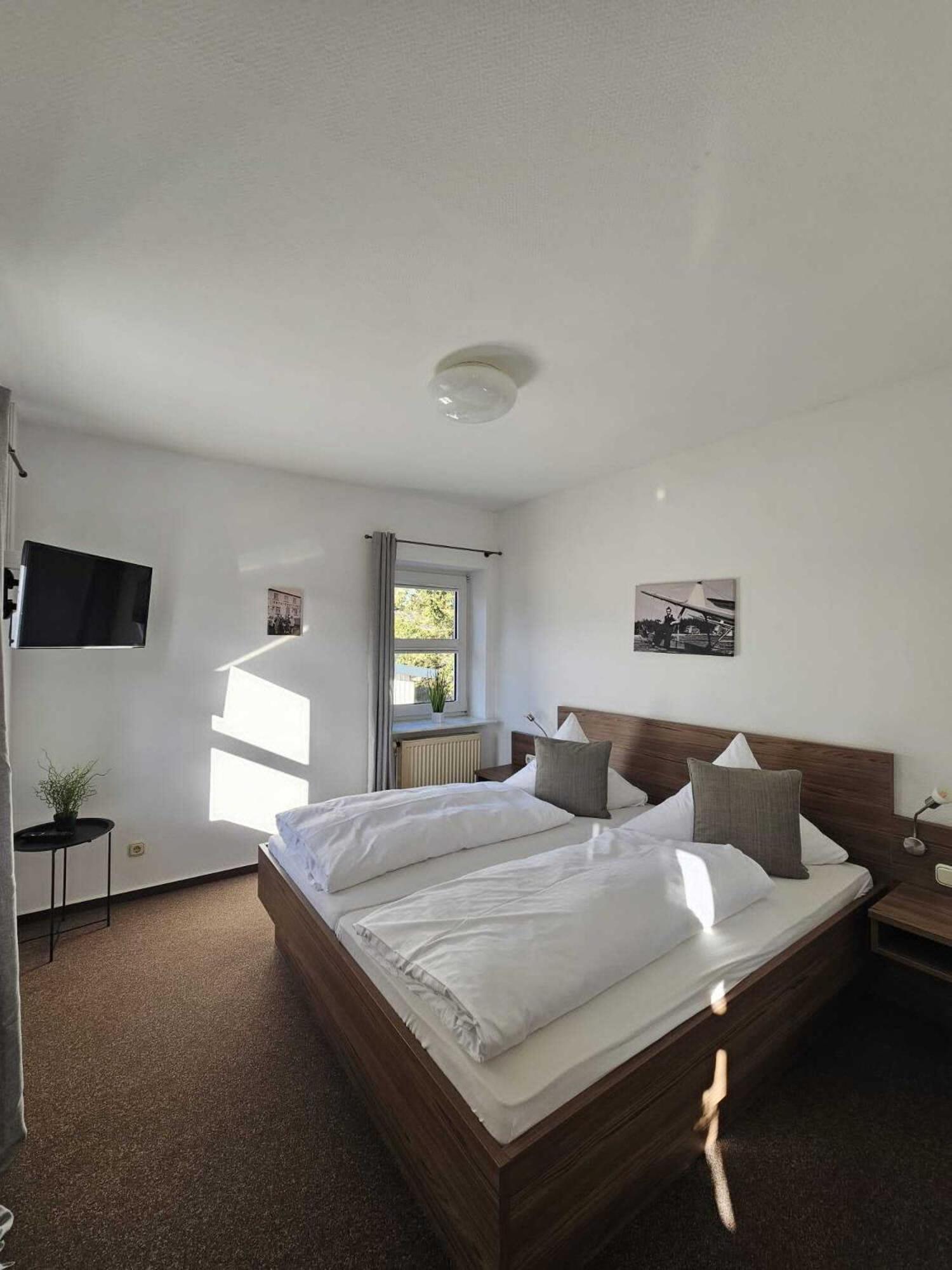 Berghotel Deutscher Flieger Wasserkuppe ゲルスフェルト エクステリア 写真