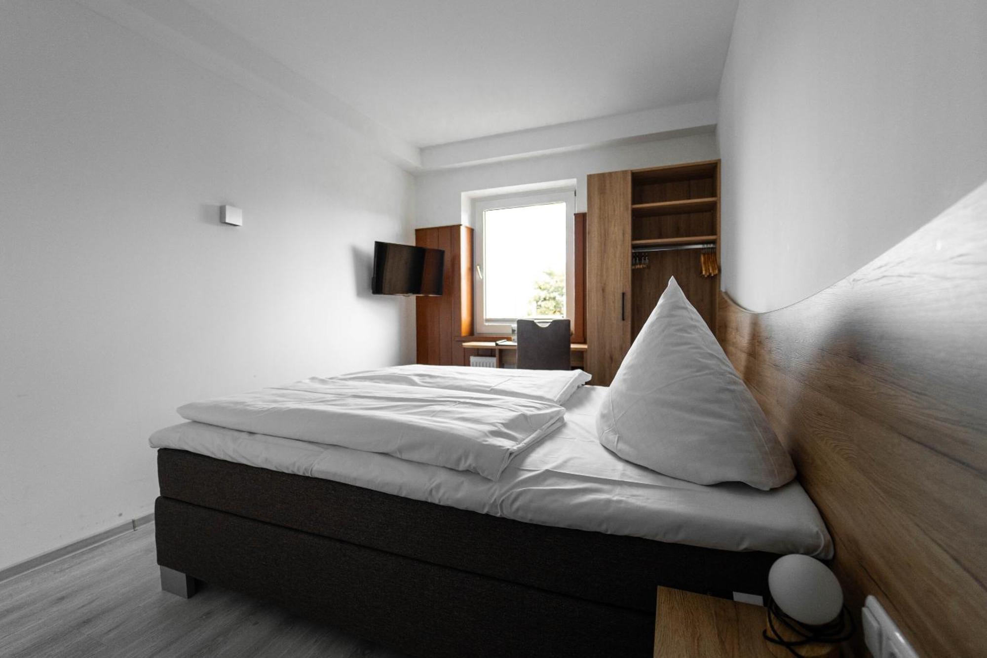 Berghotel Deutscher Flieger Wasserkuppe ゲルスフェルト 部屋 写真