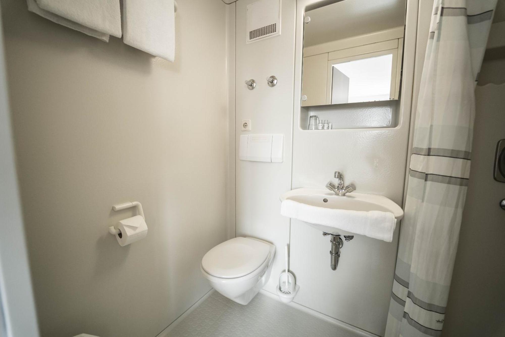 Berghotel Deutscher Flieger Wasserkuppe ゲルスフェルト 部屋 写真